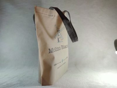 No tires las bolsas de friselina rotas, transformalas en esta idea súper útil si vas a salir a comer fuera de casa