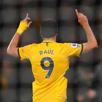 Raúl Jiménez anotó su gol 50 con los Wolves