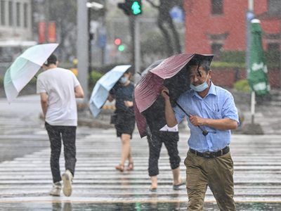 Un nuevo tifón toca tierra en China y amenaza con volver a inundar al país