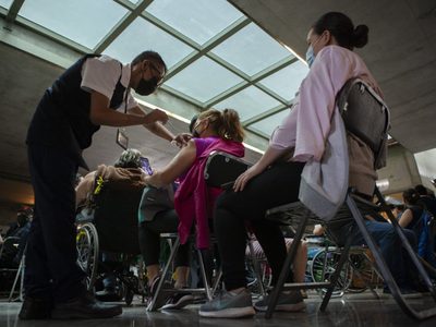 Listas las fechas y sedes para aplicar la segunda dosis a personas de 50 a 59 en seis alcaldías