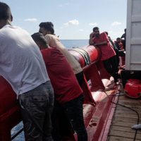 Un barco con 230 refugiados llega a Francia luego de que Italia les cerrara la frontera
