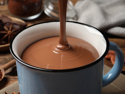 No te sacrifiques de más y hacé esta receta de chocolate caliente que solo tiene 70 calorías y es muy económica