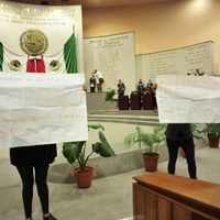 Entre mentadas y acarreo de monjas, aprueban ley antiaborto de Javier Duarte