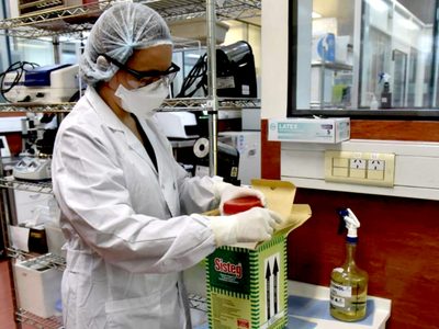Contra la pandemia: el Malbrán empezó la descentralización del diagnóstico de coronavirus