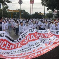 Médico encarcelado injustamente exige acelerar la reparación integral del daño