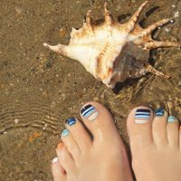 Nail Art en tus pies: qué color elegir este verano y las técnicas que garantizan un esmaltado duradero