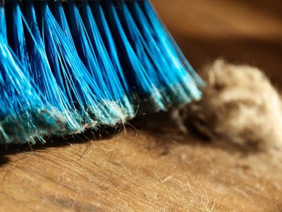 No tires la escoba vieja: así podés darle un nuevo e increíble uso en tu cocina
