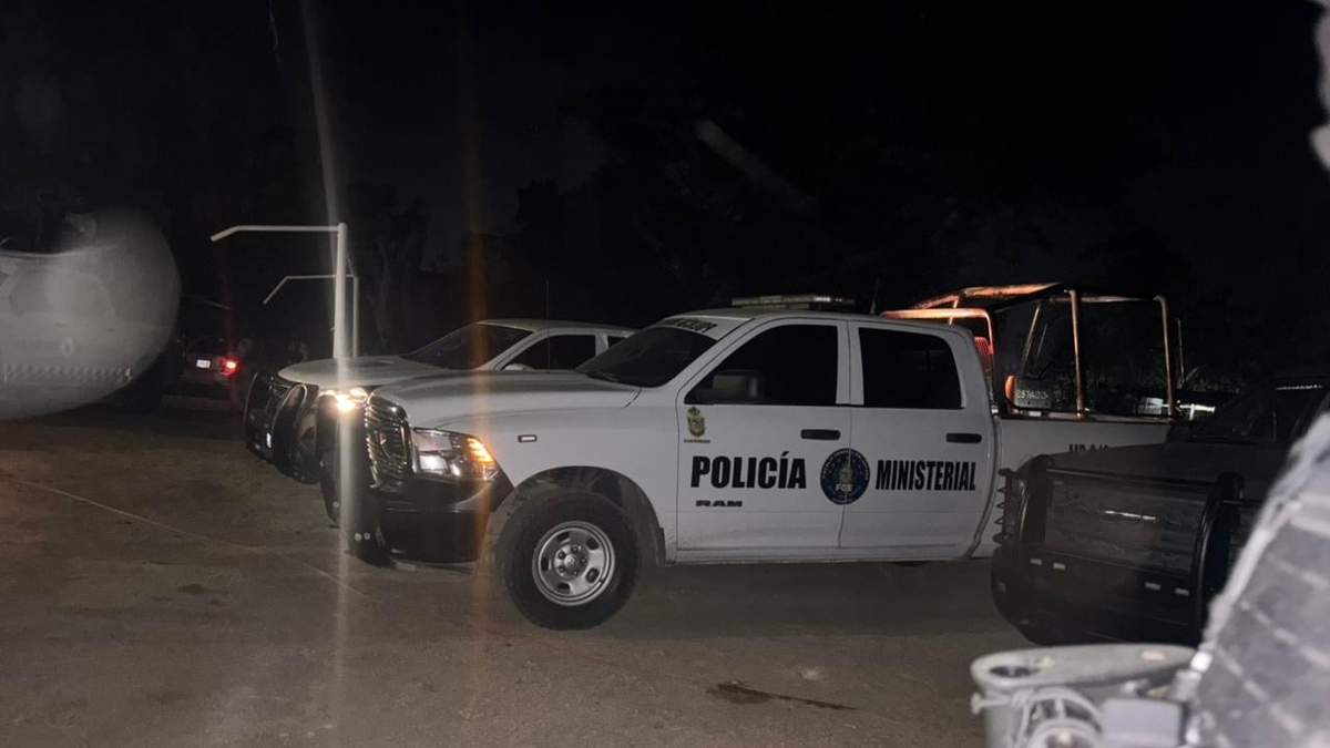 Comando armado roba agencia automotriz en Acapulco; policía recupera cinco vehículos
