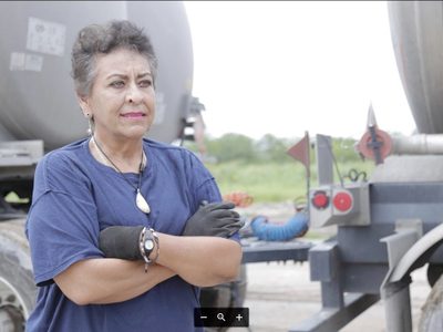 “La Pipera”, retrato de la primera conductora de camiones pipa del mundo, en el Ficmonterrey