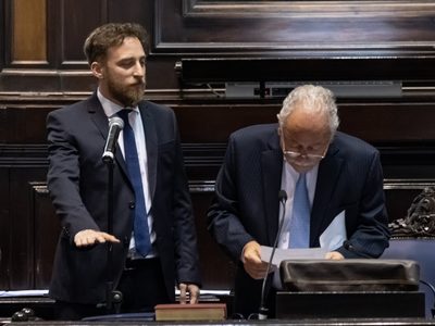 Otermín pidió a la oposición debatir "de buena fe" la reforma impositiva