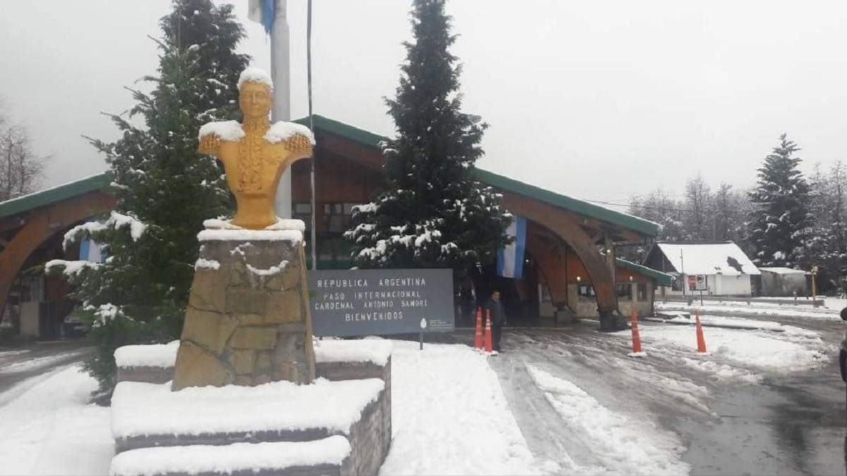 Opinan que deberían cambiar los horarios de funcionamiento de las aduanas. Fuente: (Bariloche 2000)