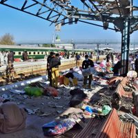 Al menos 26 muertos y 62 heridos por atentado suicida en estación de tren de Pakistán