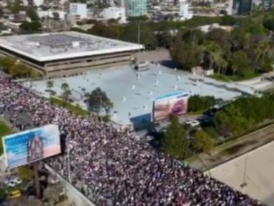 Miles de mujeres exigen un alto a los feminicidios y aprueban “Ley Sabina” en BC