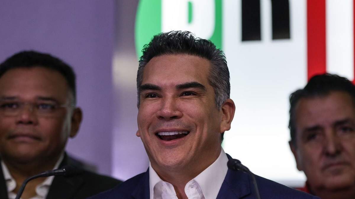 Alejandro Moreno en la conferencia de prensa