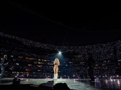 Karol G, reguetón y 80 mil almas en el Azteca; detienen a 10 por reventa