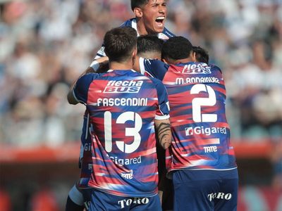 Unión ganó en La Plata ante Gimnasia y es sorpresivo líder