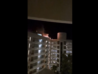 Un helicóptero que volaba sin autorización se estrella en el tejado de un hotel (Video)