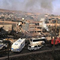 Mueren al menos 11 policías en ataque con coche bomba en Turquía