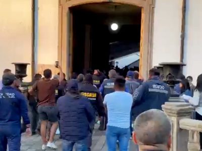 Agentes irrumpen en la Universidad de Chapingo para detener al rector acusado de violar a alumna