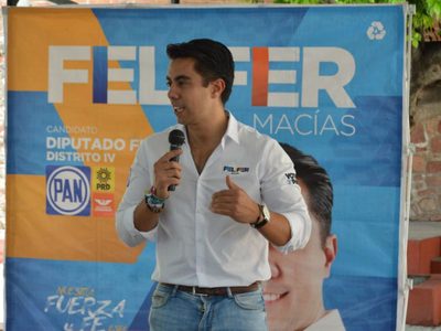 Candidato del PAN en Querétaro se promociona en pantallas gigantes pagadas por el ayuntamiento