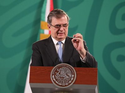 Marcelo Ebrard no incumplió la ley electoral al responder a The Economist: TEPJF