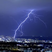 El Gobierno neuquino busca sumar tecnología para anticiparse a tormentas eléctricas y convectivas