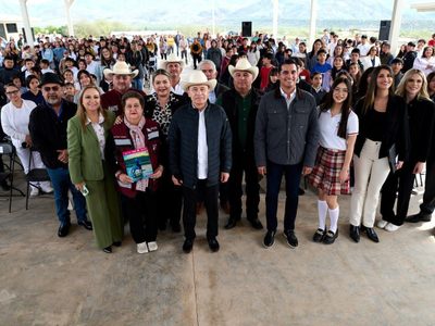 Entrega Gobernador Durazo telebachillerato en Nácori Chico y garantiza becas a estudiantes
