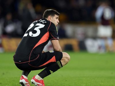 Atención Dibu Martínez: la nueva regla para los arqueros que aplicará la FIFA