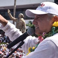 El INE y el Tribunal Electoral tienen que actuar para frenar la compra de votos: AMLO
