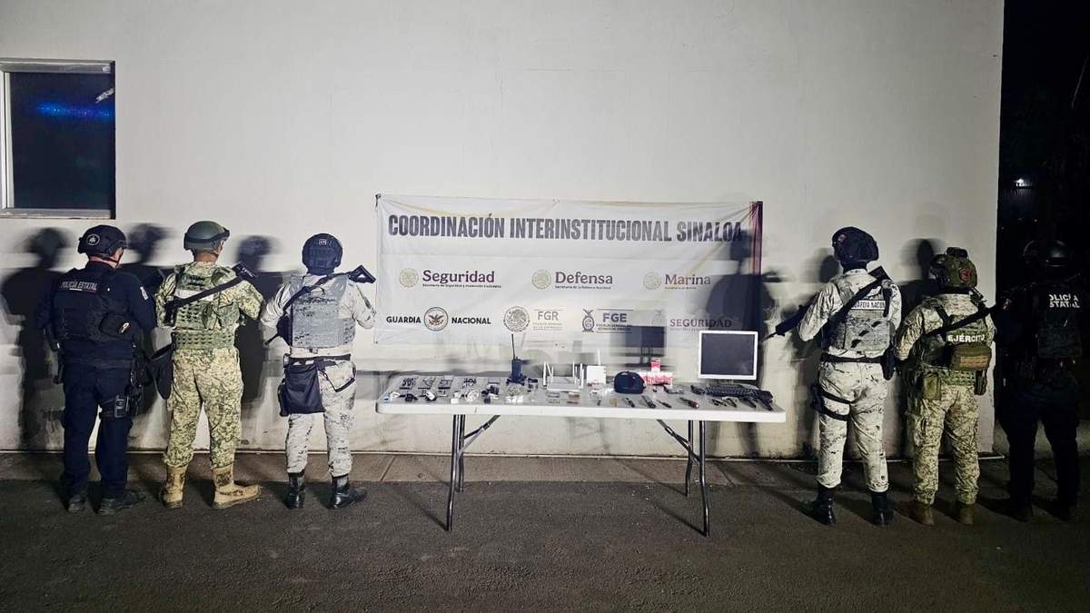 Equipo de computo, comunicación e internet satelital hallado al interior del penal de Culiacán