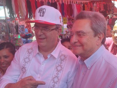 Pío López Obrador acompaña a Marcelo Ebrard en gira por el Edomex
