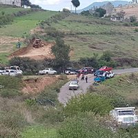 De nueva cuenta pobladores saquean huachicol frente a policías en Puebla