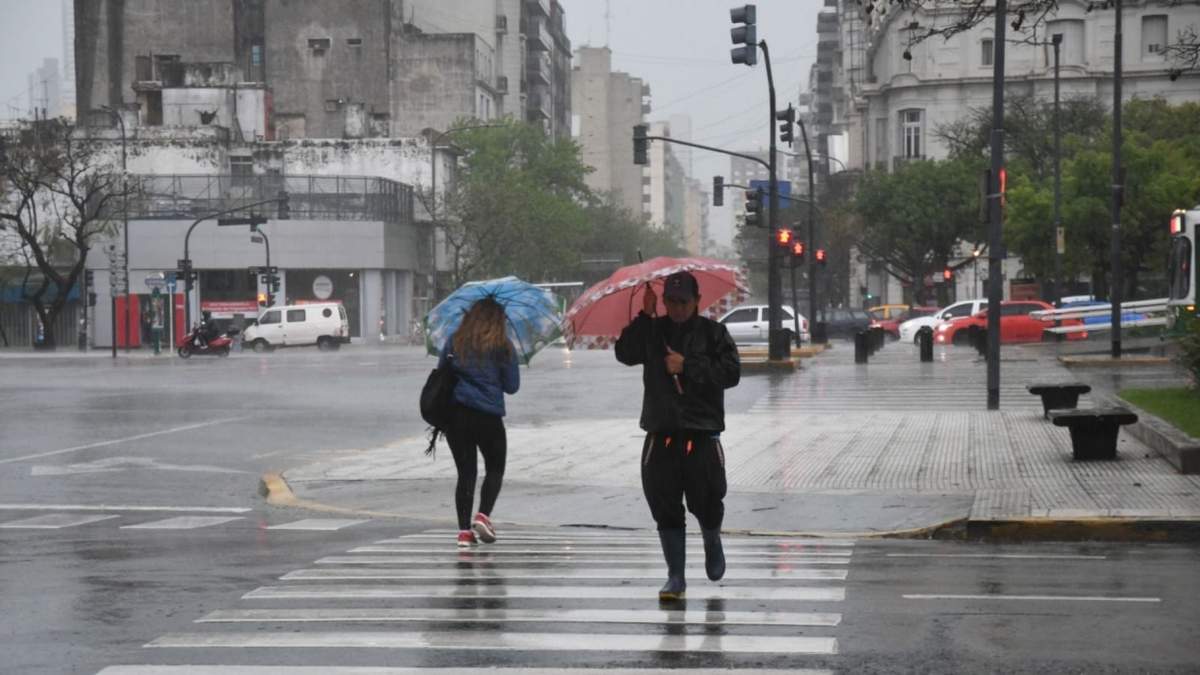 La lluvia seguirá por el fin de semana. Fuente: (Twitter)