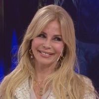 Graciela Alfano lleva con estilo el calzado que es tendencia para los días de lluvia de otoño