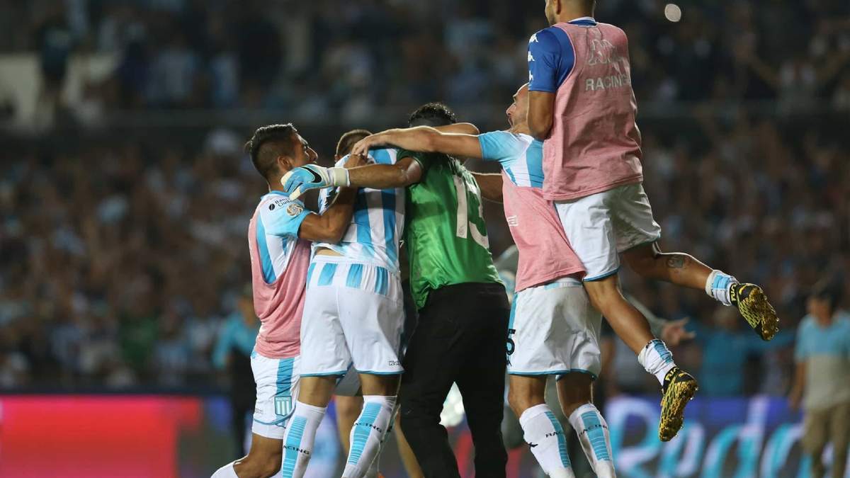 Festeja Racing. Fuente (Instagram)