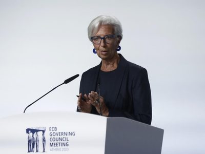 BCE mantiene tasas de interés sin cambio por primera vez en más de un año