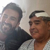 En medio del juicio por Maradona: el premio que recibió Leopoldo Luque, su médico acusado