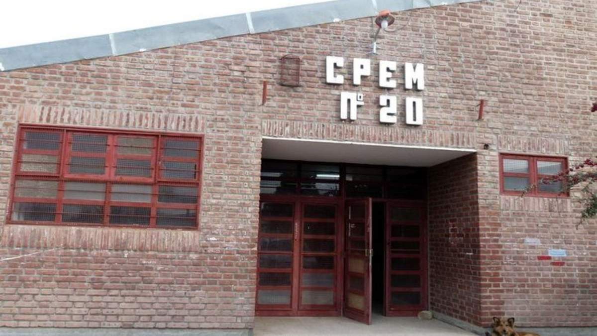 Centro Provincial de Enseñanza Media N° 20. Fuente (Mejor Informado).