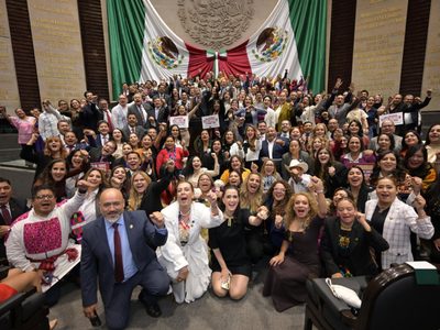 Diputados morenistas felicitan a Sheinbaum por su Primer Informe de gobierno