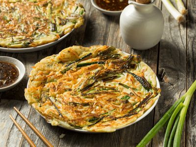 Yachaejeon: la panqueca coreana ideal para tener un aperitivo nutritivo