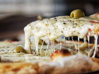 Masa de la pizza: la receta con el truco para que salga bien crocante