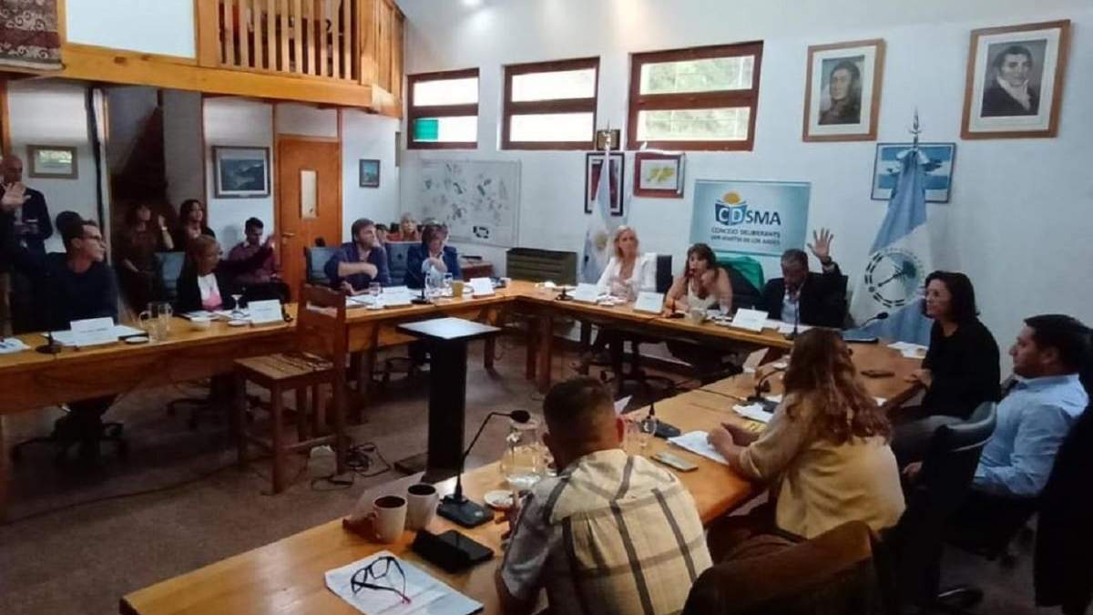 Concejales de San Martín de los Andes aprobaron la Tasa a la venta de combustibles. Fuente: (Noticias de los Andes)