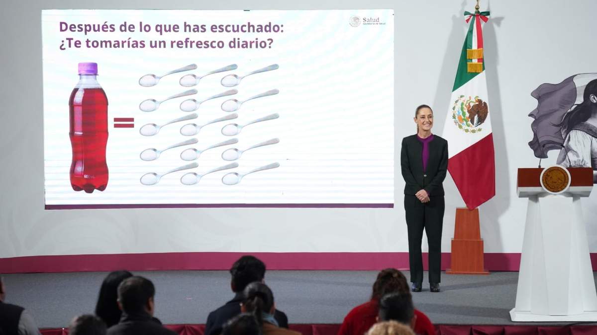 Sheinbaum presentó una gráfica con la cantidad de azúcar que contienen los refrescos