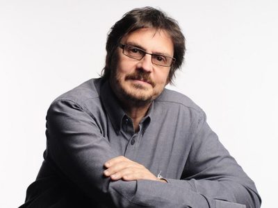 Igual a papá: así es Frida, la hija poco conocida de Felipe Pigna