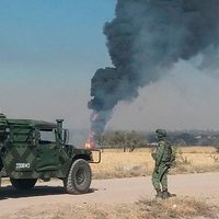 Arde toma clandestina tras presunta 'ordeña” de huachicoleros en Irapuato