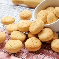 Bizcochitos caseros con 2 ingredientes: la receta perfecta y económica para los mates de la tarde
