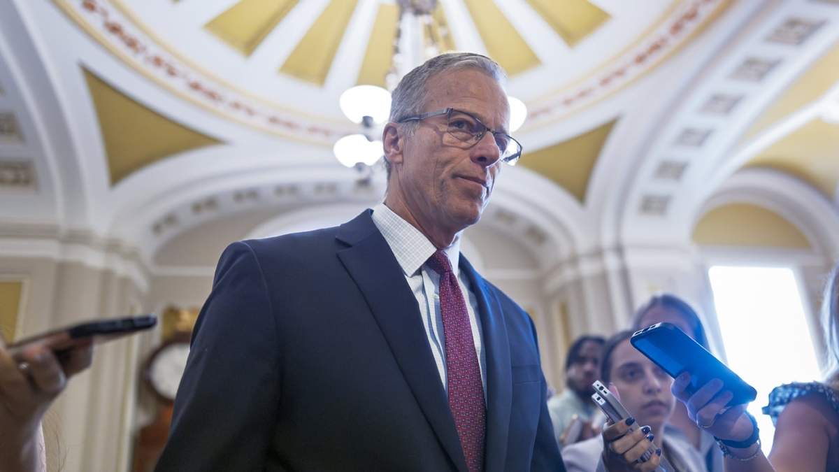 El líder de la mayoría del Senado, John Thune
