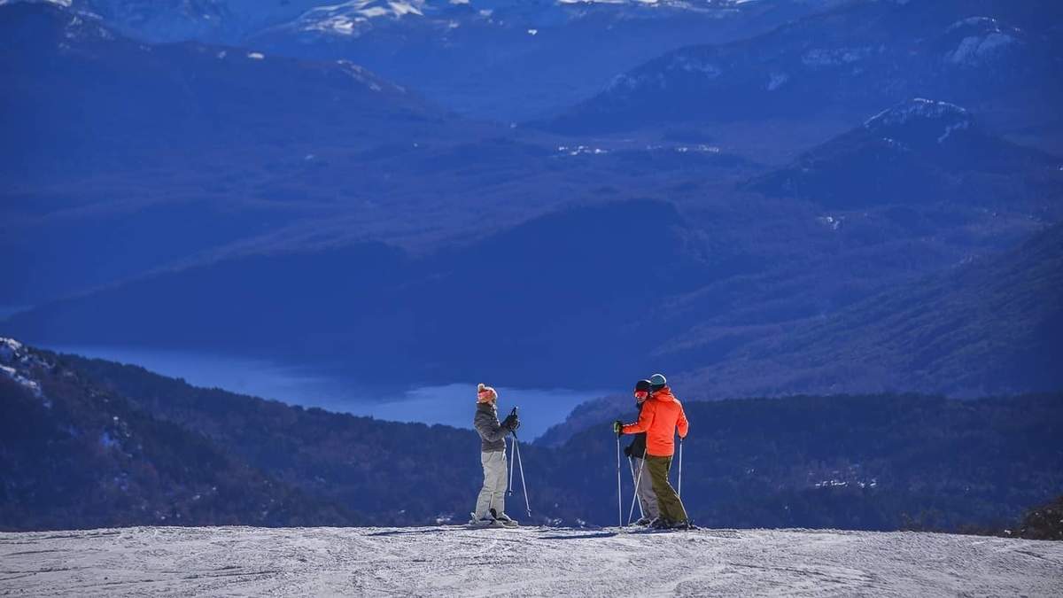 Turistas disfrutando del cerro Chapelco. Fuente: (Twitter)