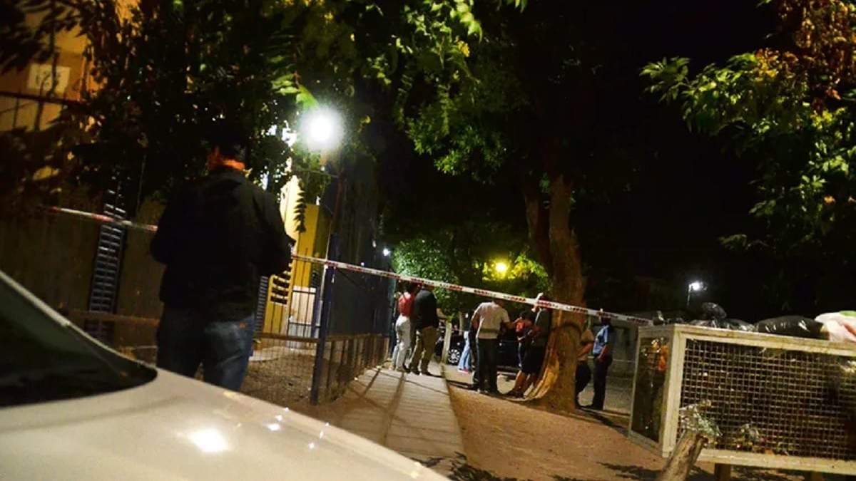 Hubo conmoción en las 400 Viviendas tras conocerse la noticia del doble asesinato. Fuente (Antonio Spagnuolo)