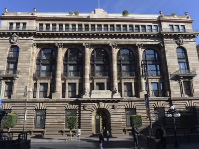 Banxico recorta a la mitad la previsión de crecimiento... y sin contar aranceles